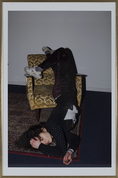 Sans titre, sur chaise