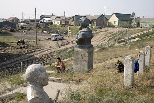[11060016] Statues (Sibir)