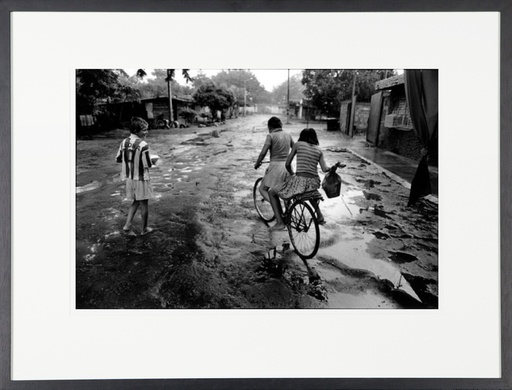 [14160098] Colombia, kids on bike, Barranca